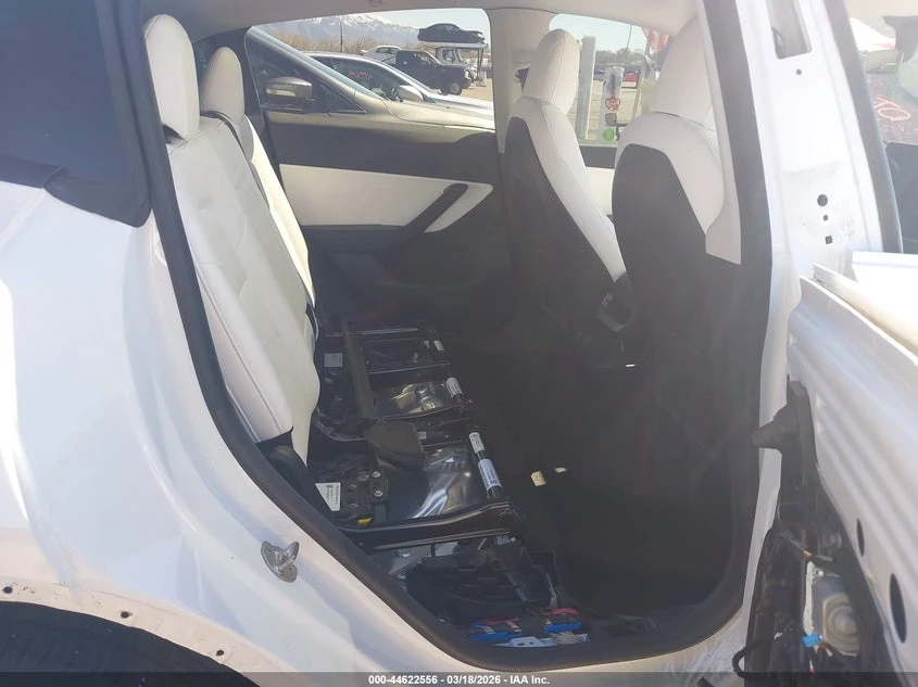 Tesla Model Y Long Range Dual Motor All-Wheel Drive, снимка 8 - Автомобили и джипове - 54356713