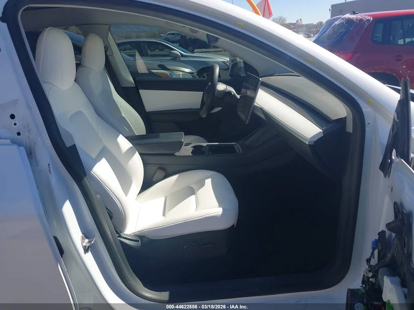 Tesla Model Y Long Range Dual Motor All-Wheel Drive, снимка 5 - Автомобили и джипове - 54356713