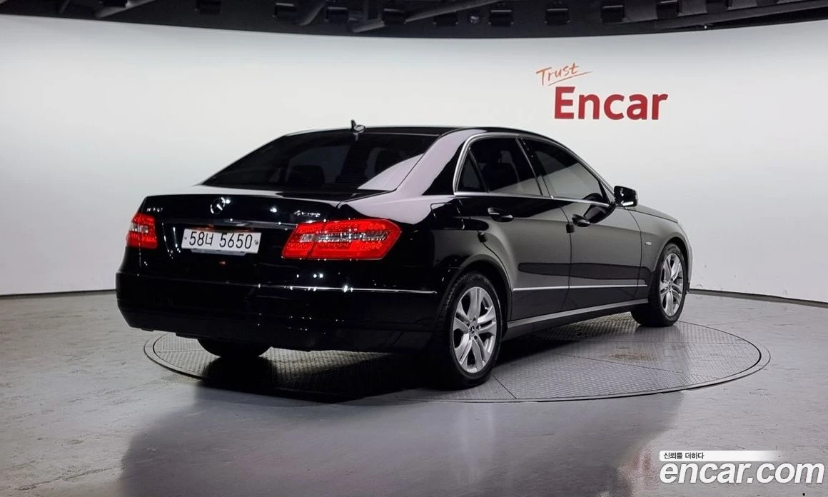 Mercedes-Benz E 220 E220 CDI Avantgarde, снимка 2 - Автомобили и джипове - 56117542