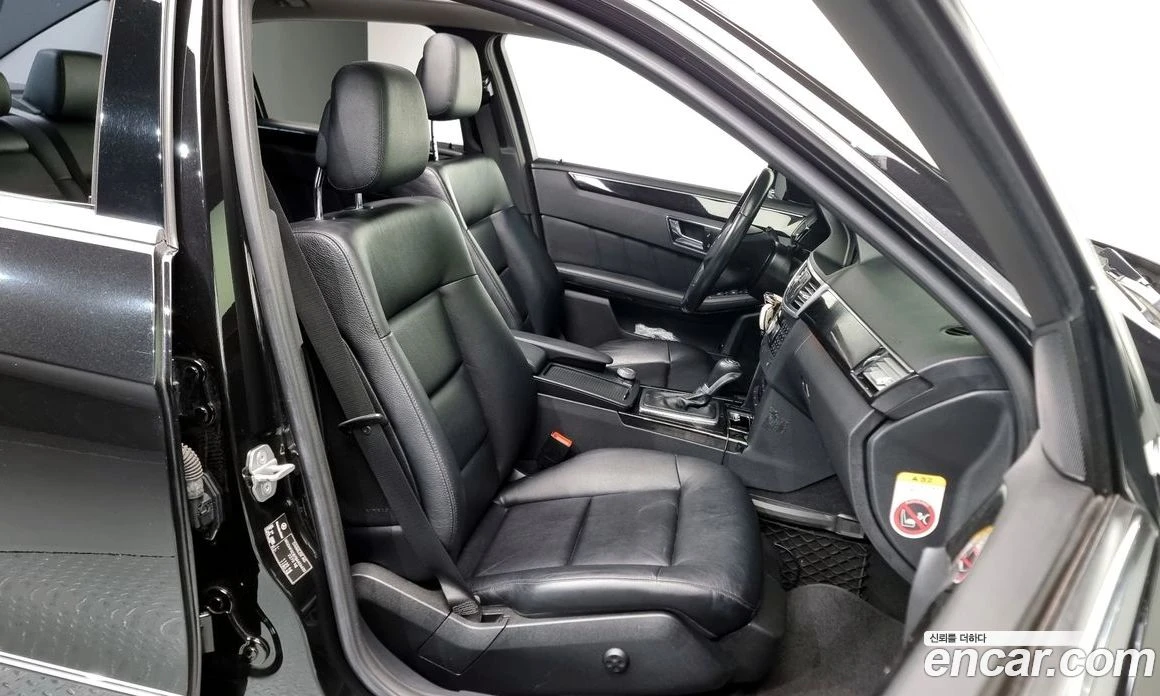 Mercedes-Benz E 220 E220 CDI Avantgarde, снимка 10 - Автомобили и джипове - 56117542