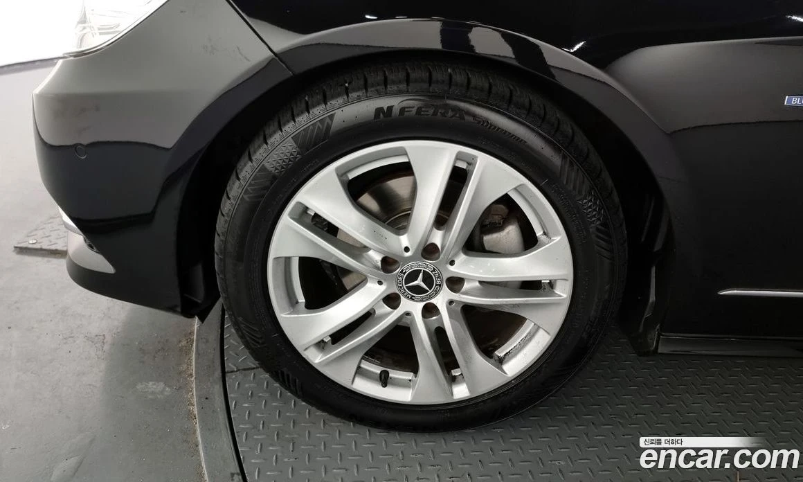 Mercedes-Benz E 220 E220 CDI Avantgarde, снимка 5 - Автомобили и джипове - 56117542