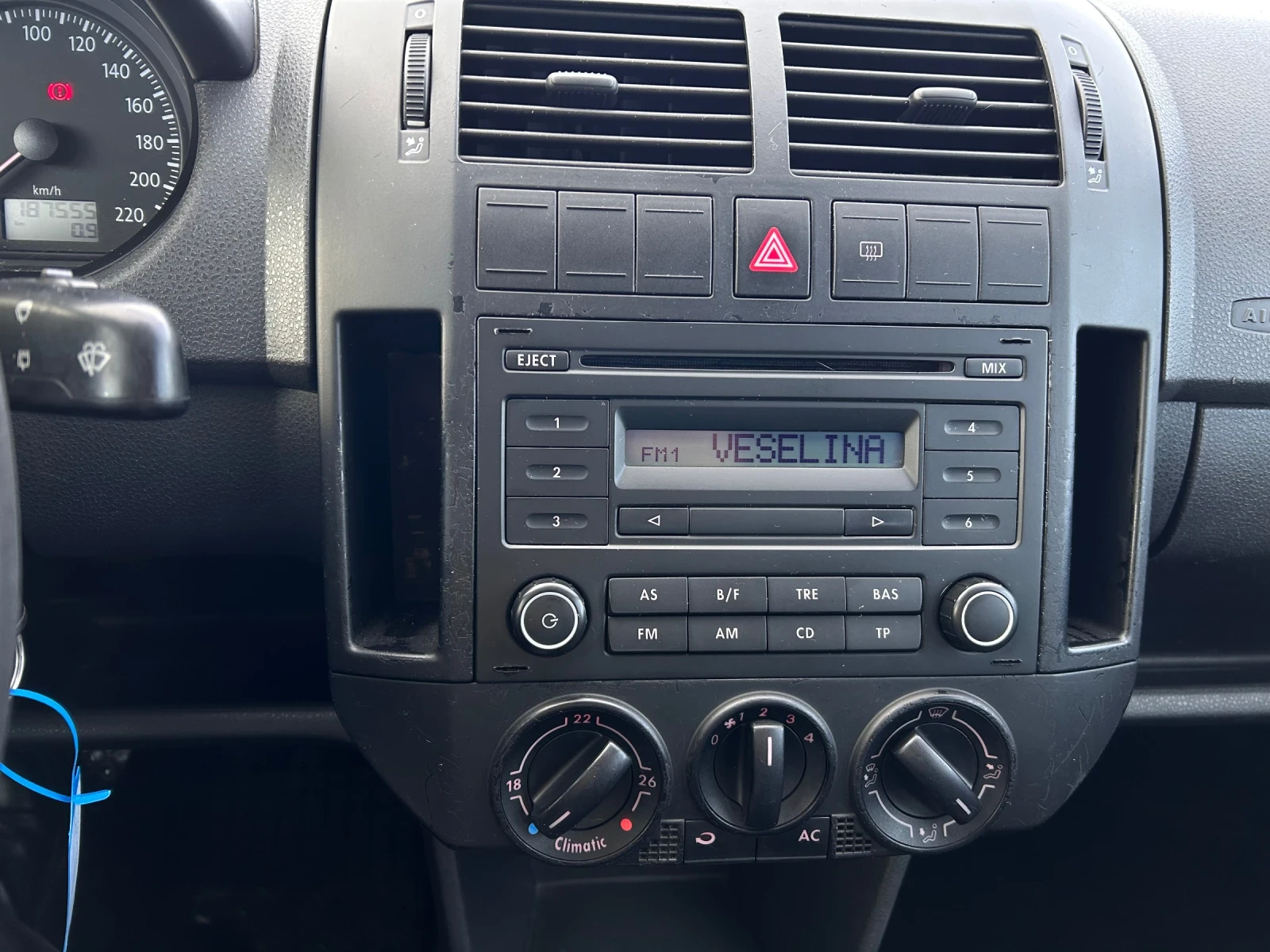 VW Polo 1.4TDi * КЛИМАТИК* , снимка 10 - Автомобили и джипове - 56202475