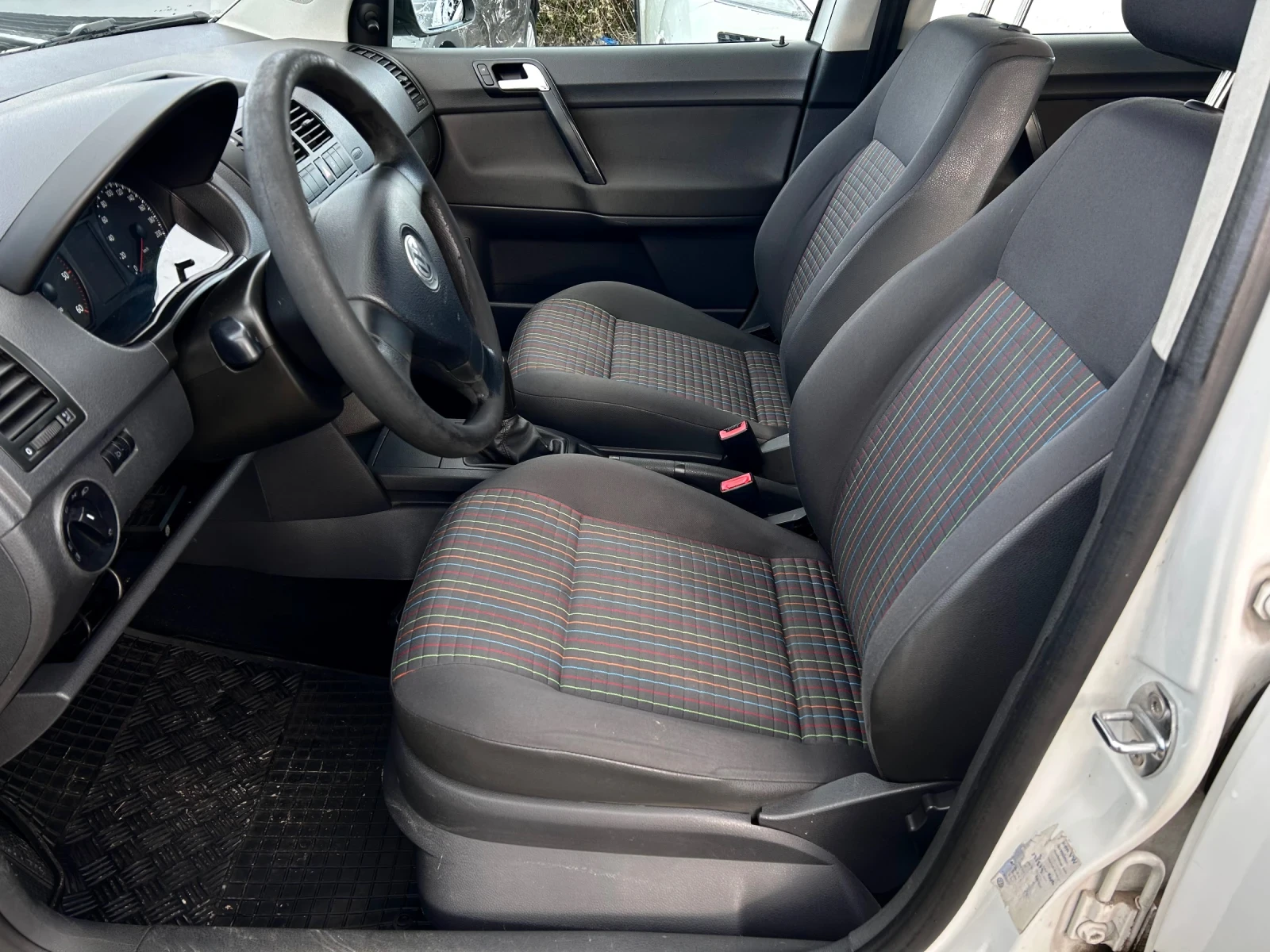 VW Polo 1.4TDi * КЛИМАТИК* , снимка 6 - Автомобили и джипове - 56202475