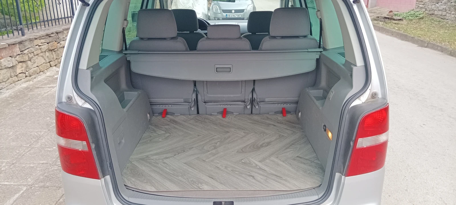 VW Touran, снимка 3 - Автомобили и джипове - 56238778