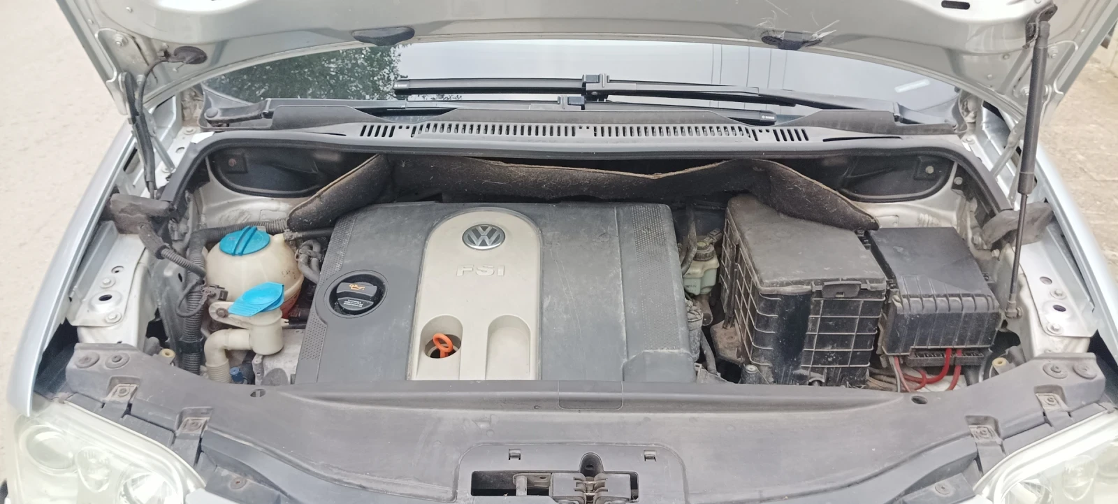 VW Touran, снимка 11 - Автомобили и джипове - 56238778