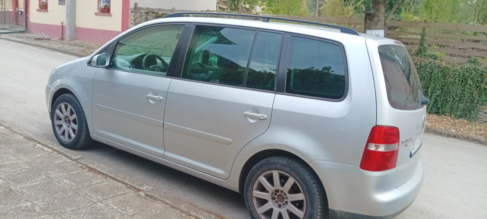 VW Touran, снимка 5 - Автомобили и джипове - 56238778