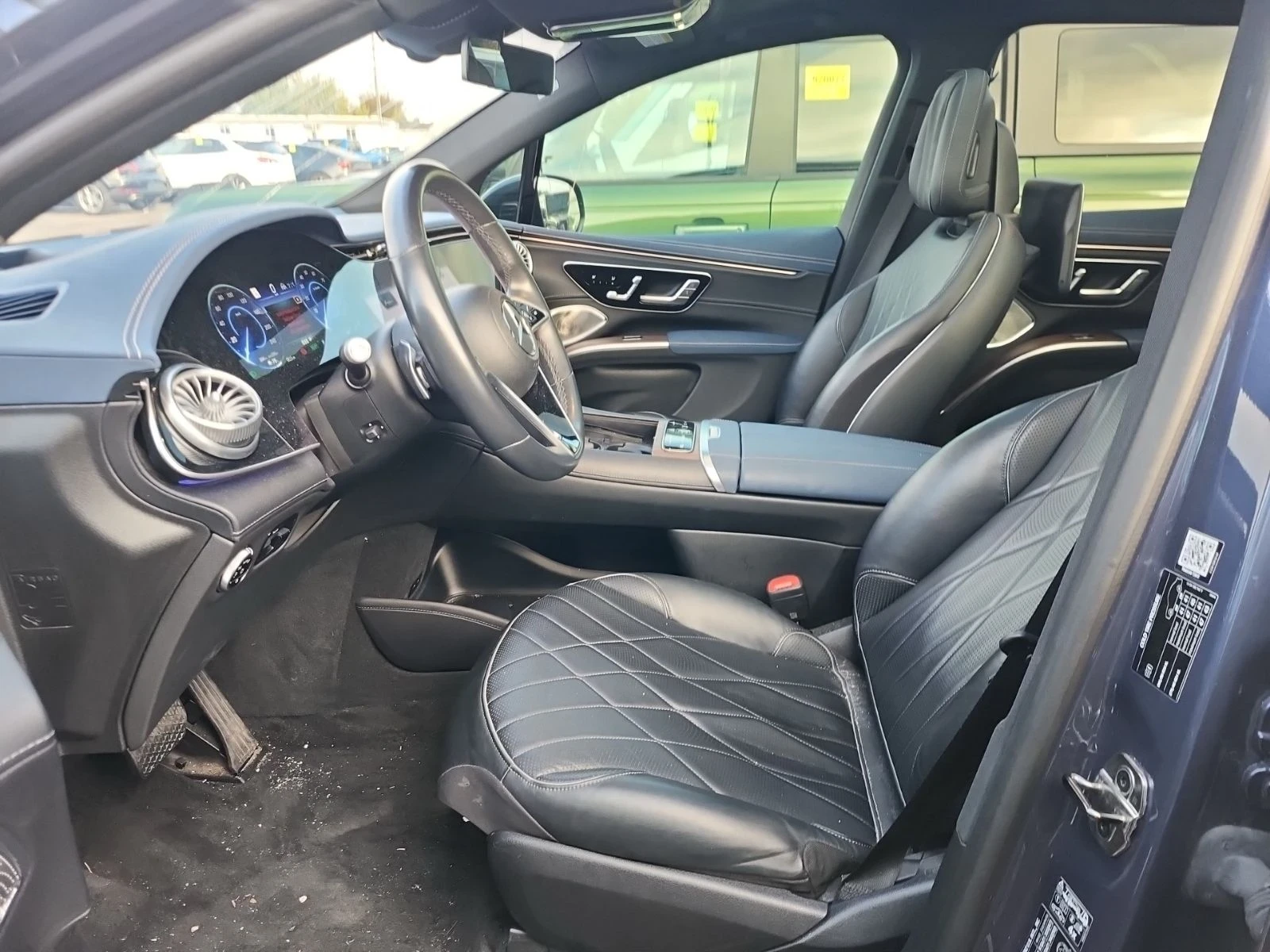 Mercedes-Benz EQS 580* Amg-pack* Hyperscreen* Pano* 360* Brum* Dist*, снимка 9 - Автомобили и джипове - 56276815