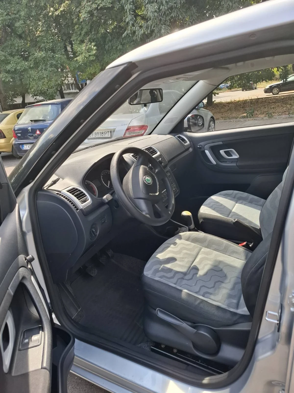 Skoda Fabia 1.2, снимка 9 - Автомобили и джипове - 56635778