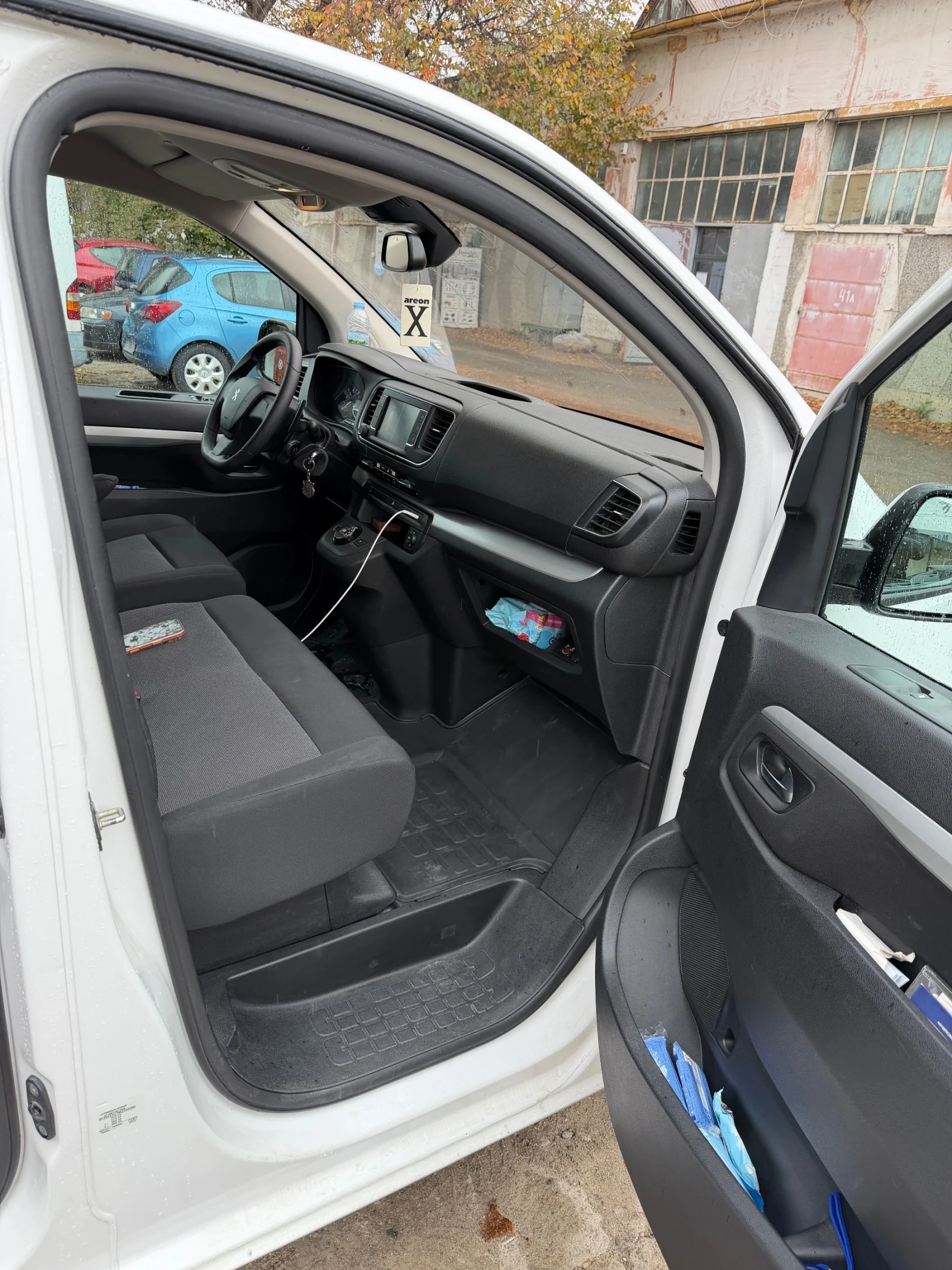 Peugeot Traveler, снимка 8 - Автомобили и джипове - 56734871