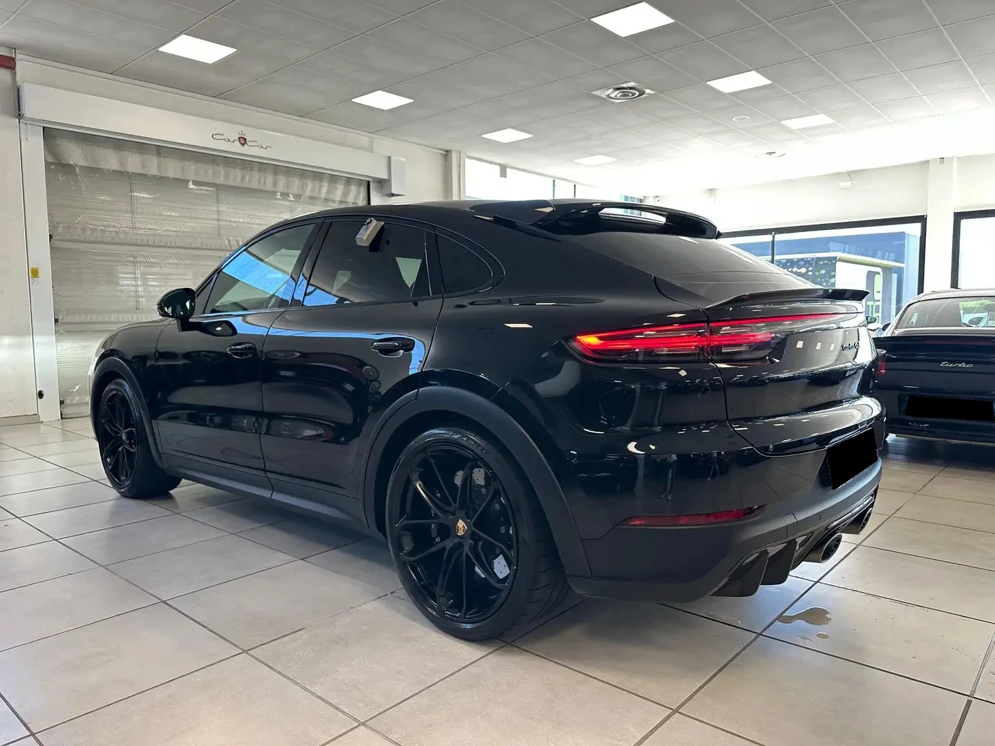 Porsche Cayenne  Coupe 4.0 Turbo GT Carbon Pack - изображение 2