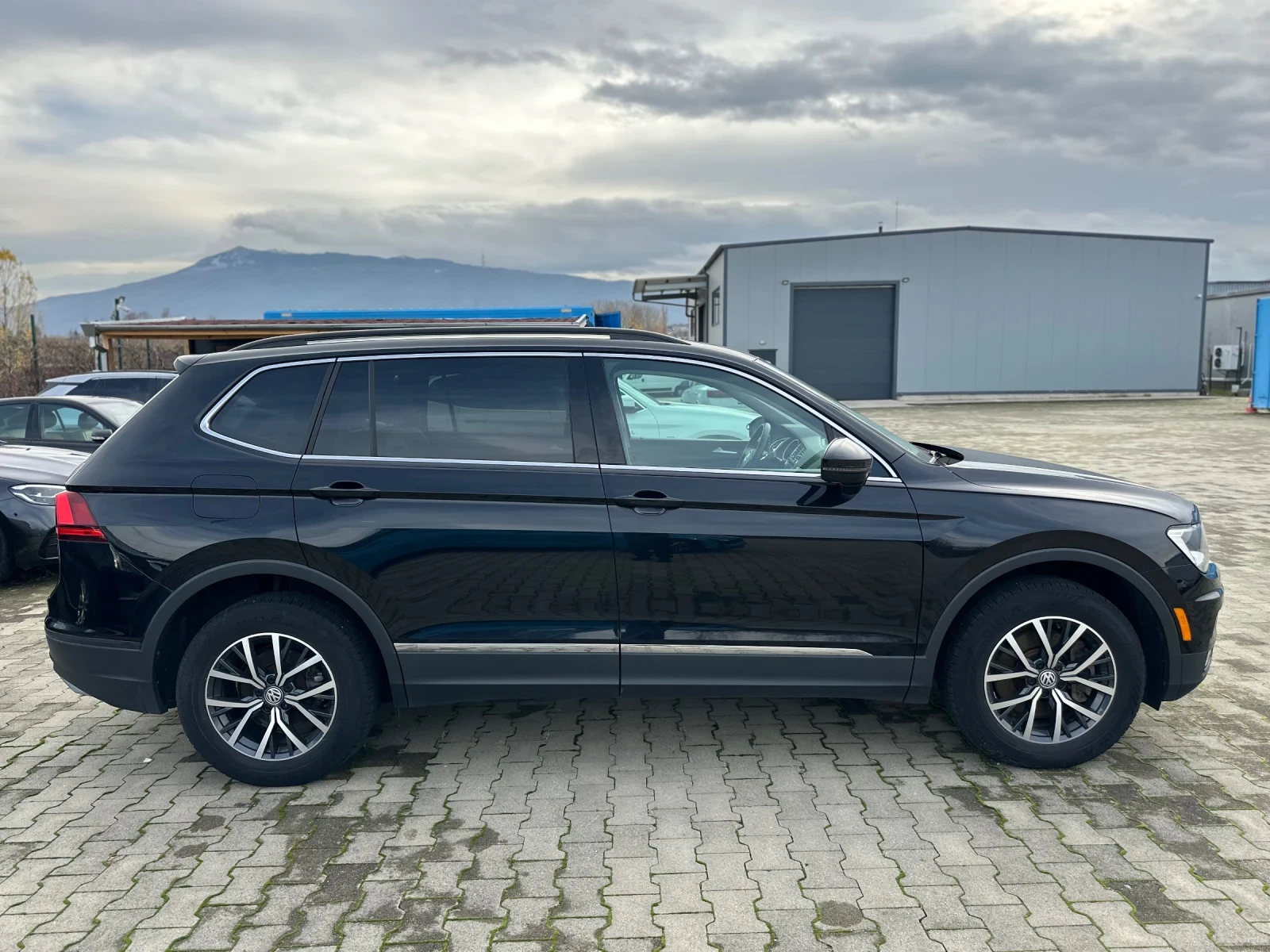 VW Tiguan Allspace 2.0 TSI 4motion - изображение 7