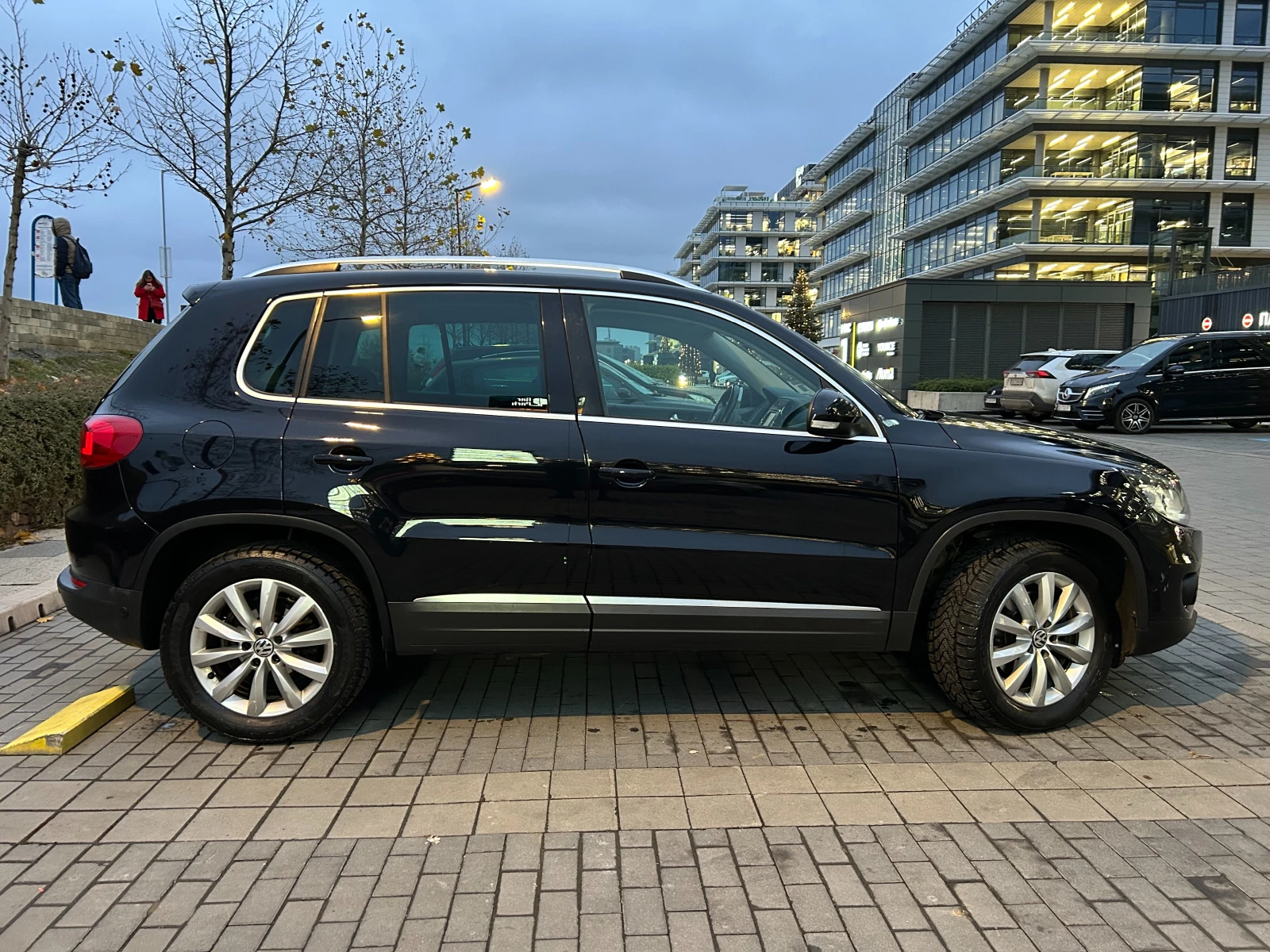 VW Tiguan 2.0 TDI 4MOTION - изображение 8
