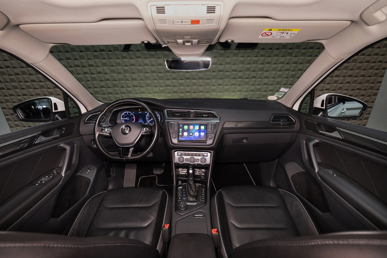 VW Tiguan 2.0 TDI 4MOTION* DSG* Подгрев* Lane Assist, снимка 9 - Автомобили и джипове - 53801045