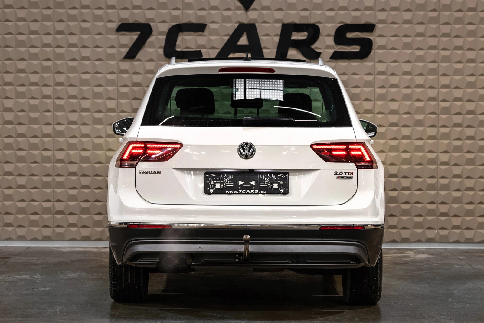 VW Tiguan 2.0 TDI 4MOTION* DSG* Подгрев* Lane Assist, снимка 5 - Автомобили и джипове - 53801045