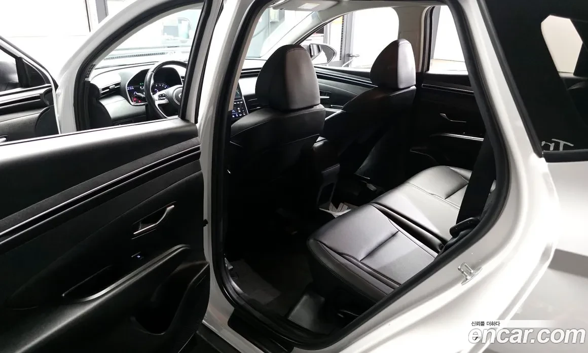 Hyundai Tucson Turbo 2WD, снимка 10 - Автомобили и джипове - 54744441