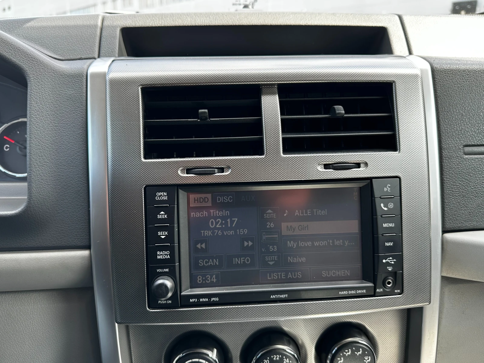 Jeep Cherokee 2.8d/Автоматик/Кожа/ГАРАНЦИЯ, снимка 14 - Автомобили и джипове - 54843920