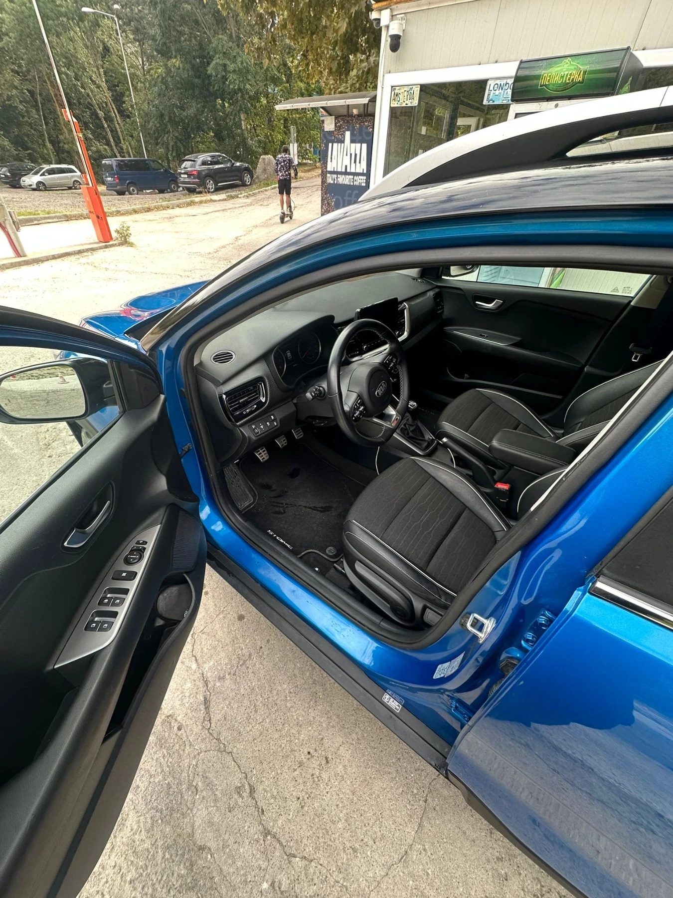 Kia Stonic GT-line Бензин електрическа, снимка 3 - Автомобили и джипове - 55283108