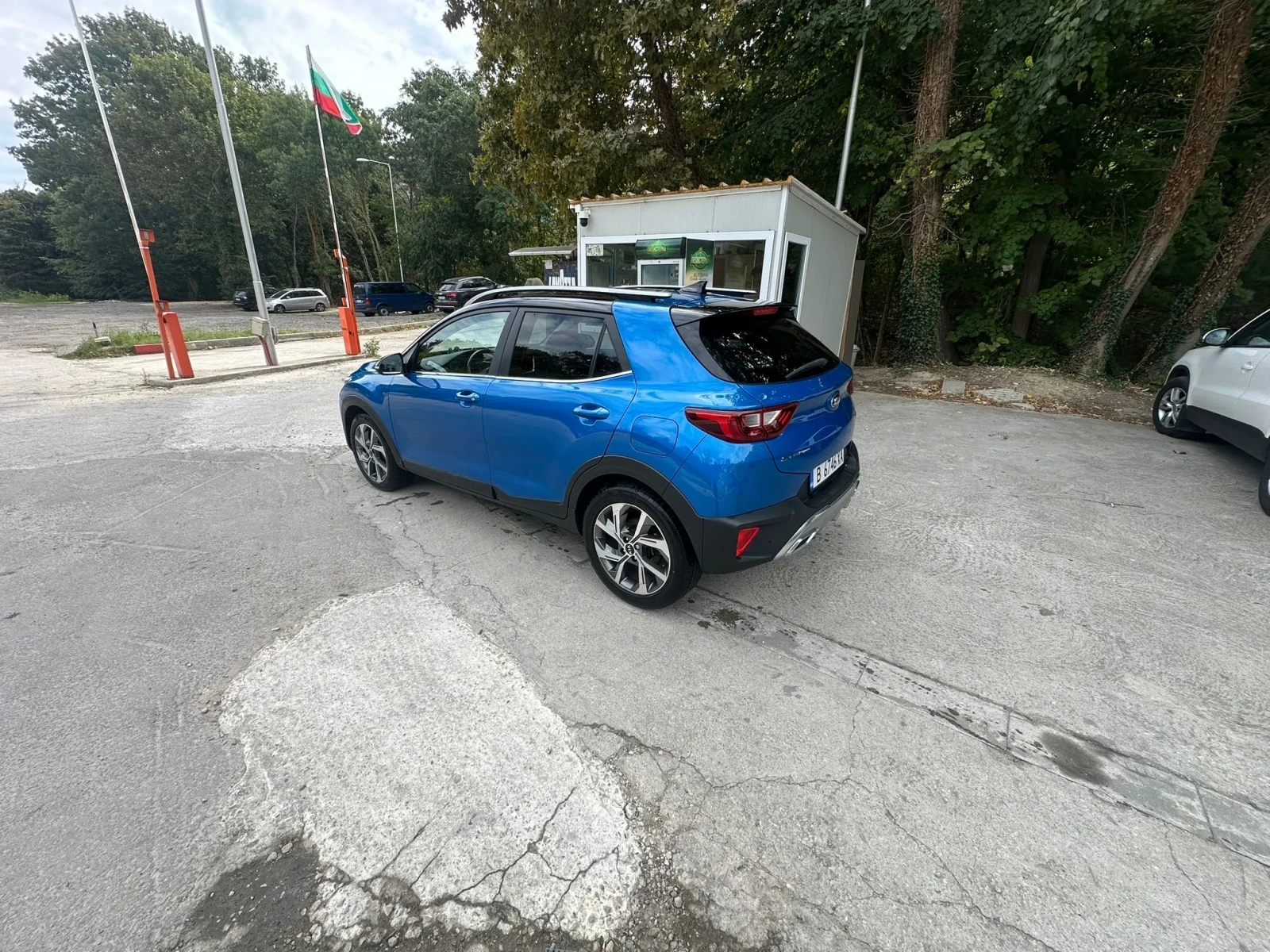 Kia Stonic GT-line Бензин електрическа, снимка 2 - Автомобили и джипове - 55283108