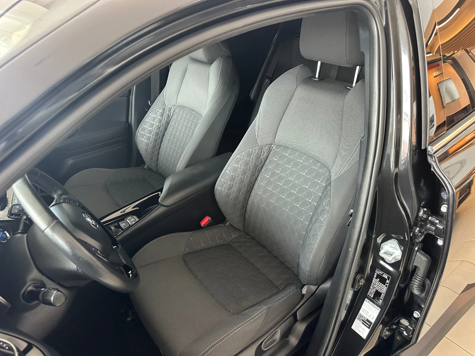 Toyota C-HR 1.8Team-D, снимка 9 - Автомобили и джипове - 55323532