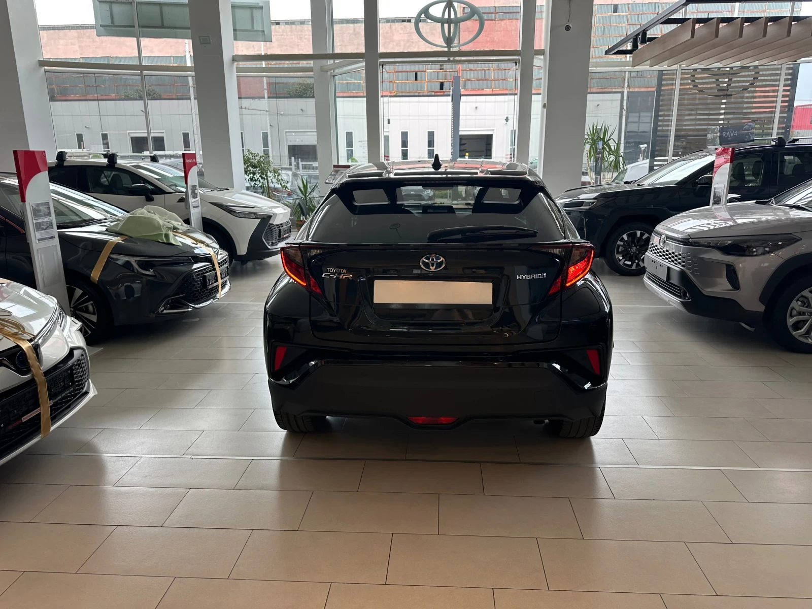 Toyota C-HR 1.8Team-D, снимка 4 - Автомобили и джипове - 55323532