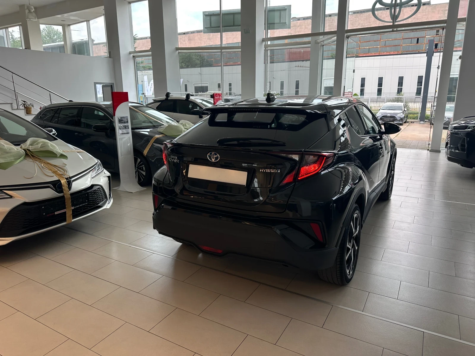 Toyota C-HR 1.8Team-D, снимка 5 - Автомобили и джипове - 55323532