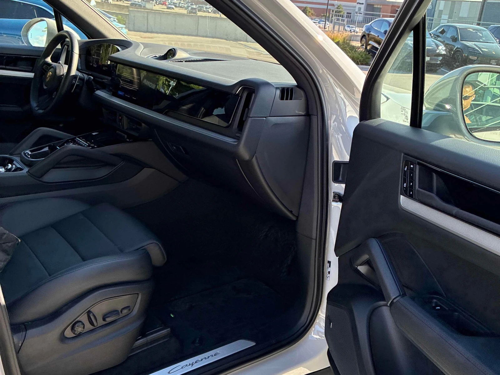 Porsche Cayenne * E Hybrid * CARFAX * ОПЦИЯ ЗА ФИНАНСИРАНЕ, снимка 15 - Автомобили и джипове - 56096066