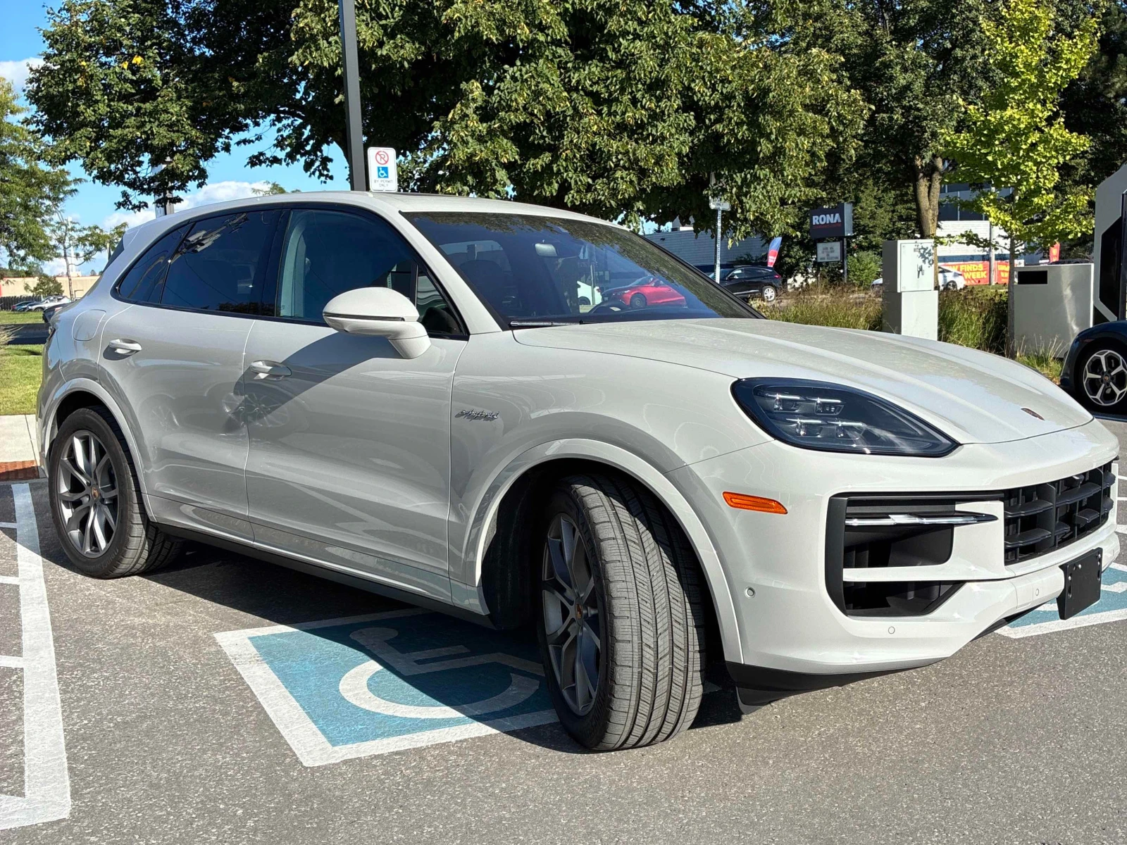 Porsche Cayenne * E Hybrid * CARFAX * ОПЦИЯ ЗА ФИНАНСИРАНЕ, снимка 3 - Автомобили и джипове - 56096066