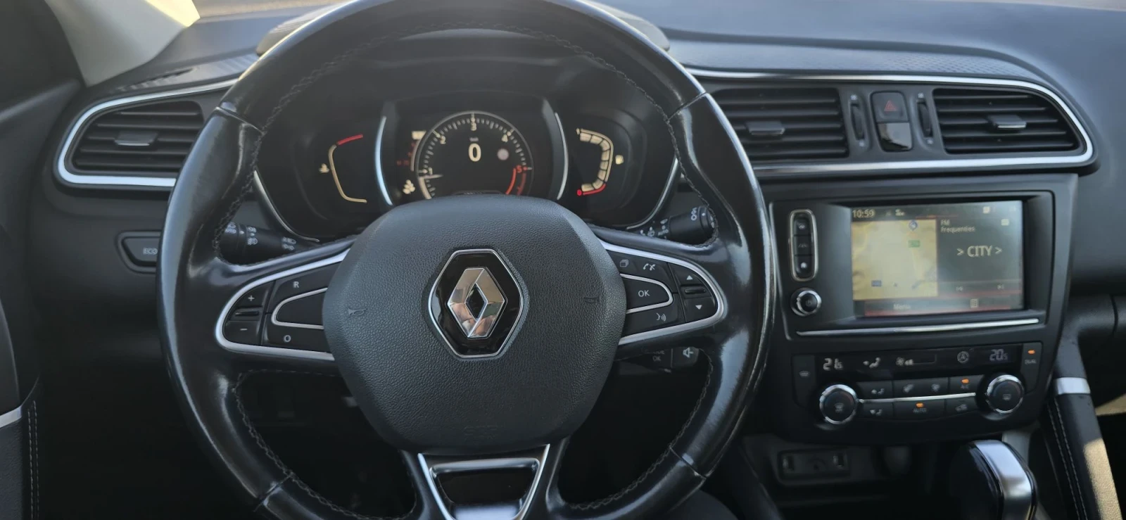 Renault Kadjar 1.5 DCI-AUTOMATIC, снимка 11 - Автомобили и джипове - 56336707