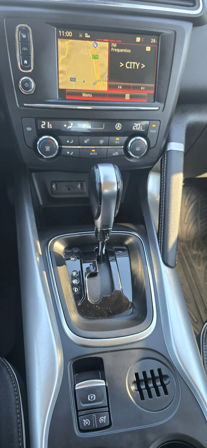 Renault Kadjar 1.5 DCI-AUTOMATIC, снимка 12 - Автомобили и джипове - 56336707
