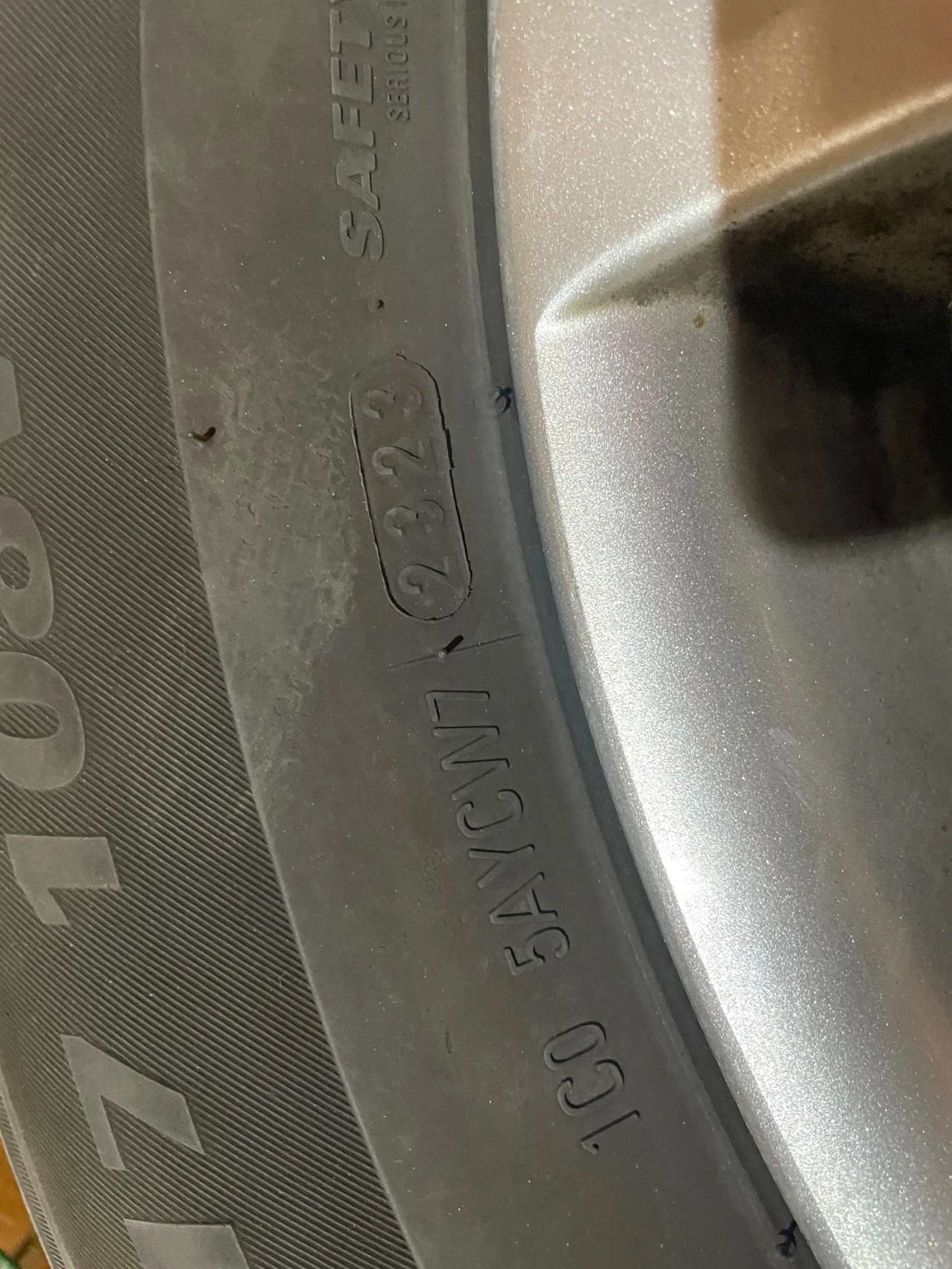    235/65R17  Hyundai Santa fe | Mobile.bg   4