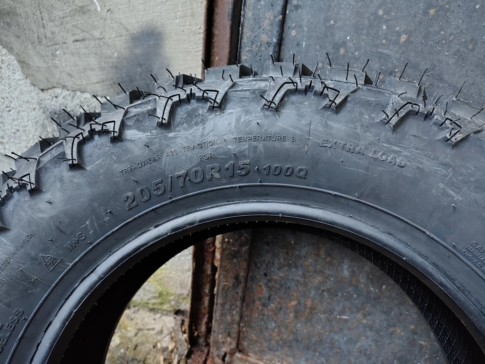 Гуми Всесезонни 205/70R15, снимка 5 - Гуми и джанти - 55837285