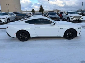 Ford Mustang GT  CARFAX - 39600 € / 77450.87 лв. - 26270092 3