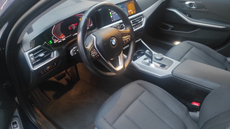 BMW 318 2.0 Mild Hybrid 48V, снимка 12 - Автомобили и джипове - 44688174
