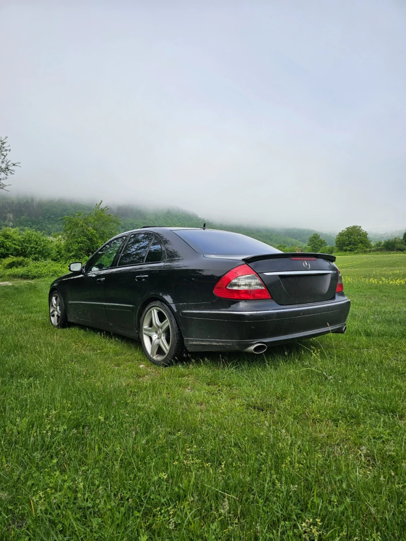 Mercedes-Benz E 500 4-Matic, снимка 10 - Автомобили и джипове - 47535952