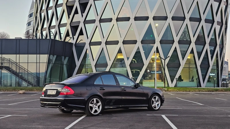 Mercedes-Benz E 500 AMG Pack 4-Matic, снимка 15 - Автомобили и джипове - 52798480