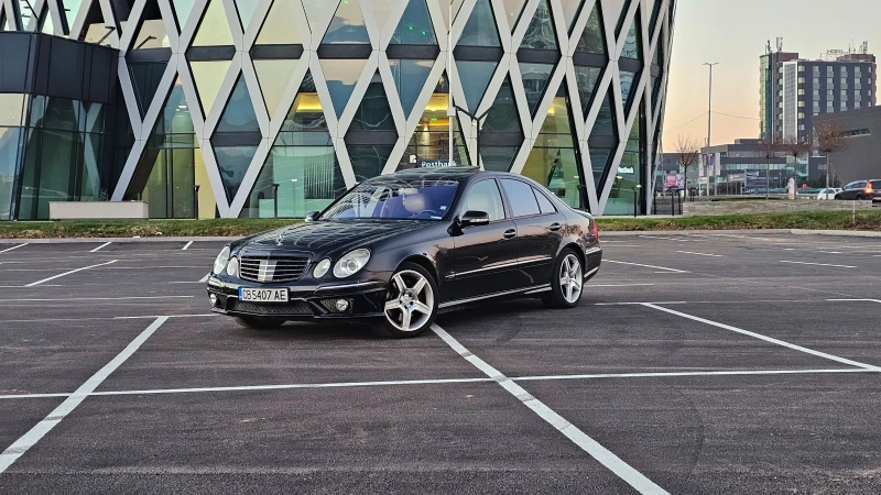 Mercedes-Benz E 500 AMG Pack 4-Matic, снимка 13 - Автомобили и джипове - 52798480
