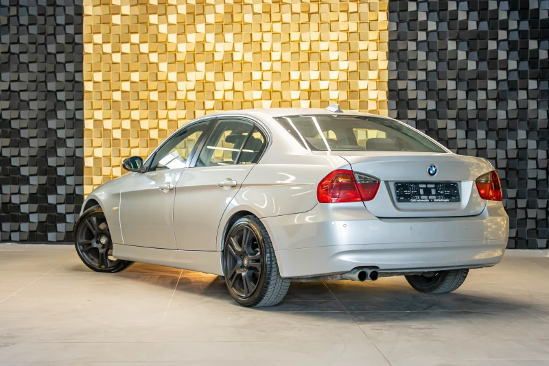 BMW 325 xDrive, снимка 3 - Автомобили и джипове - 51505705