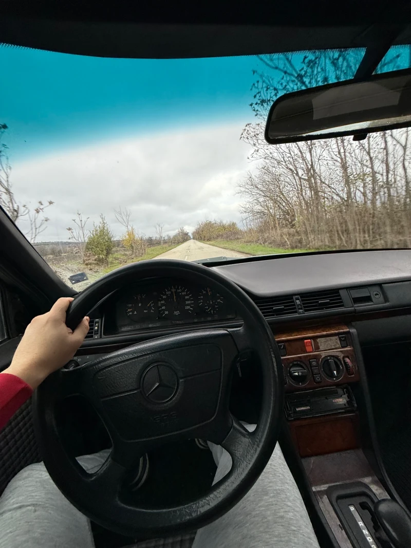 Mercedes-Benz 124 300ТД климатик, снимка 12 - Автомобили и джипове - 52736216