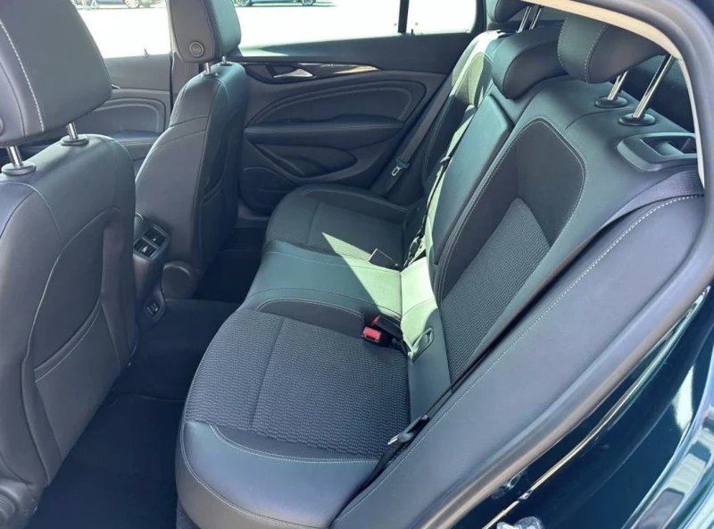 Opel Insignia, снимка 8 - Автомобили и джипове - 52770807