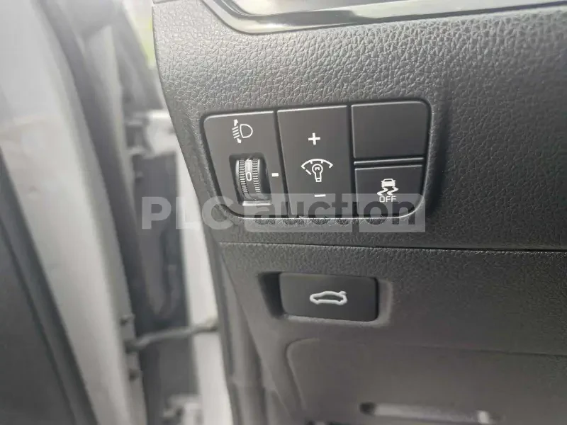 Kia K5, снимка 16 - Автомобили и джипове - 55034415