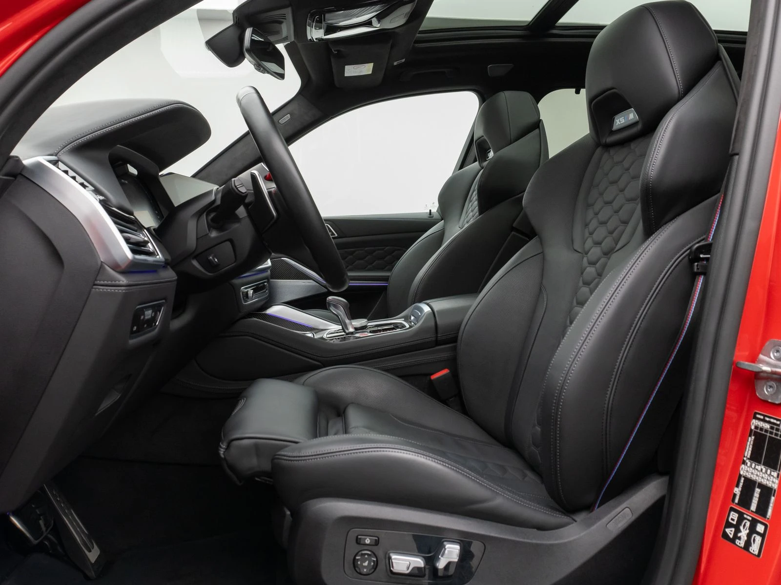 BMW X5M COMPETITION/625HP/PANO/LASER/360/B&W/SOFTCL/482v - изображение 9
