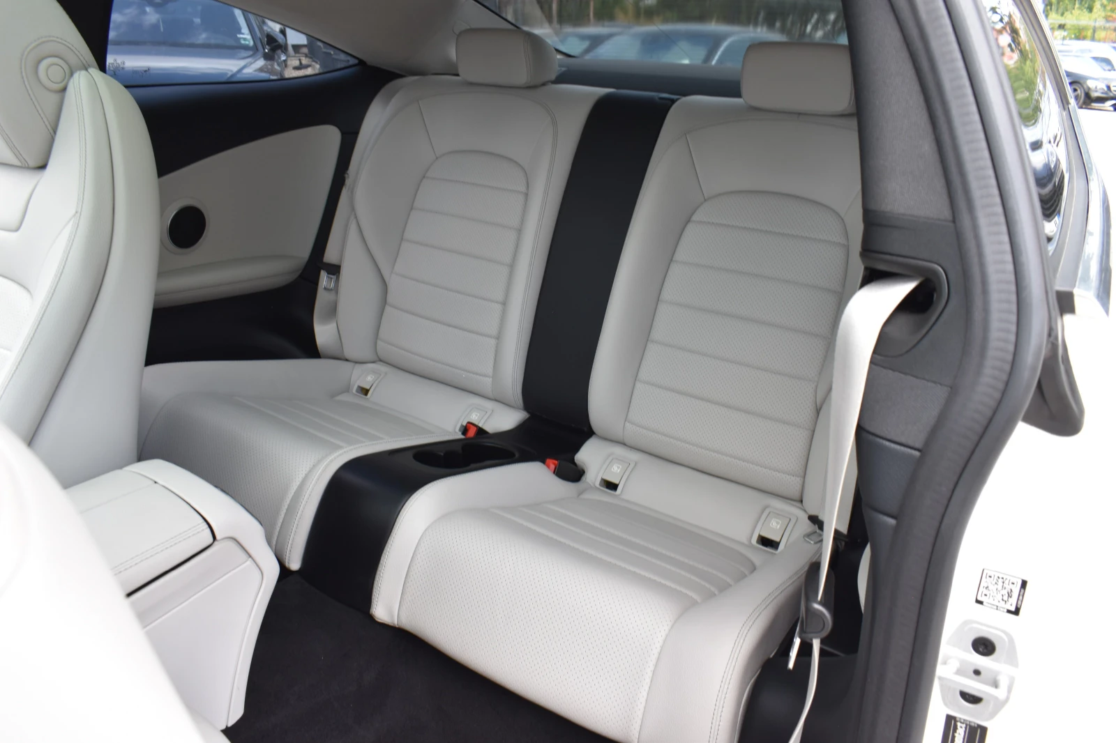 Mercedes-Benz C 250 AMG-LINE* FULL-LED - изображение 10