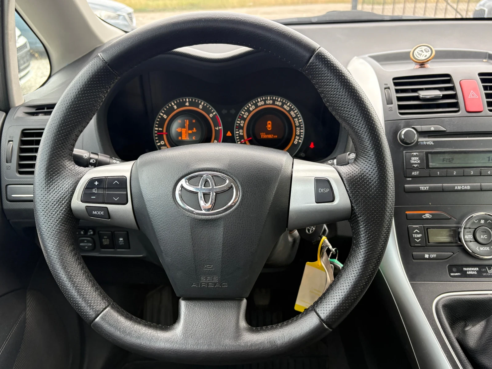 Toyota Auris  - изображение 6