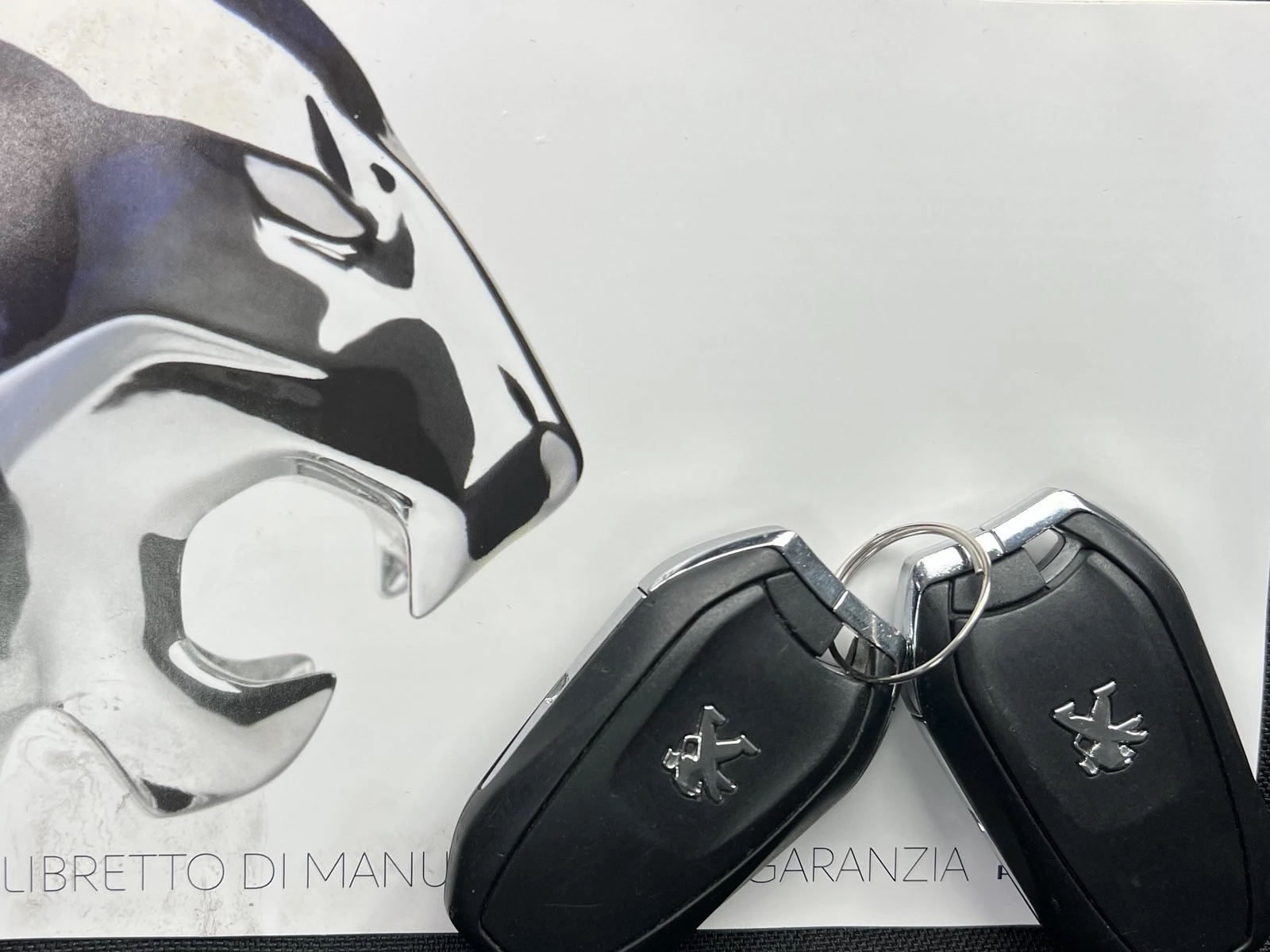 Peugeot 2008 * GT Line * Puretech 131hp S&S EAT8 | Mobile.bg � ����������� 17