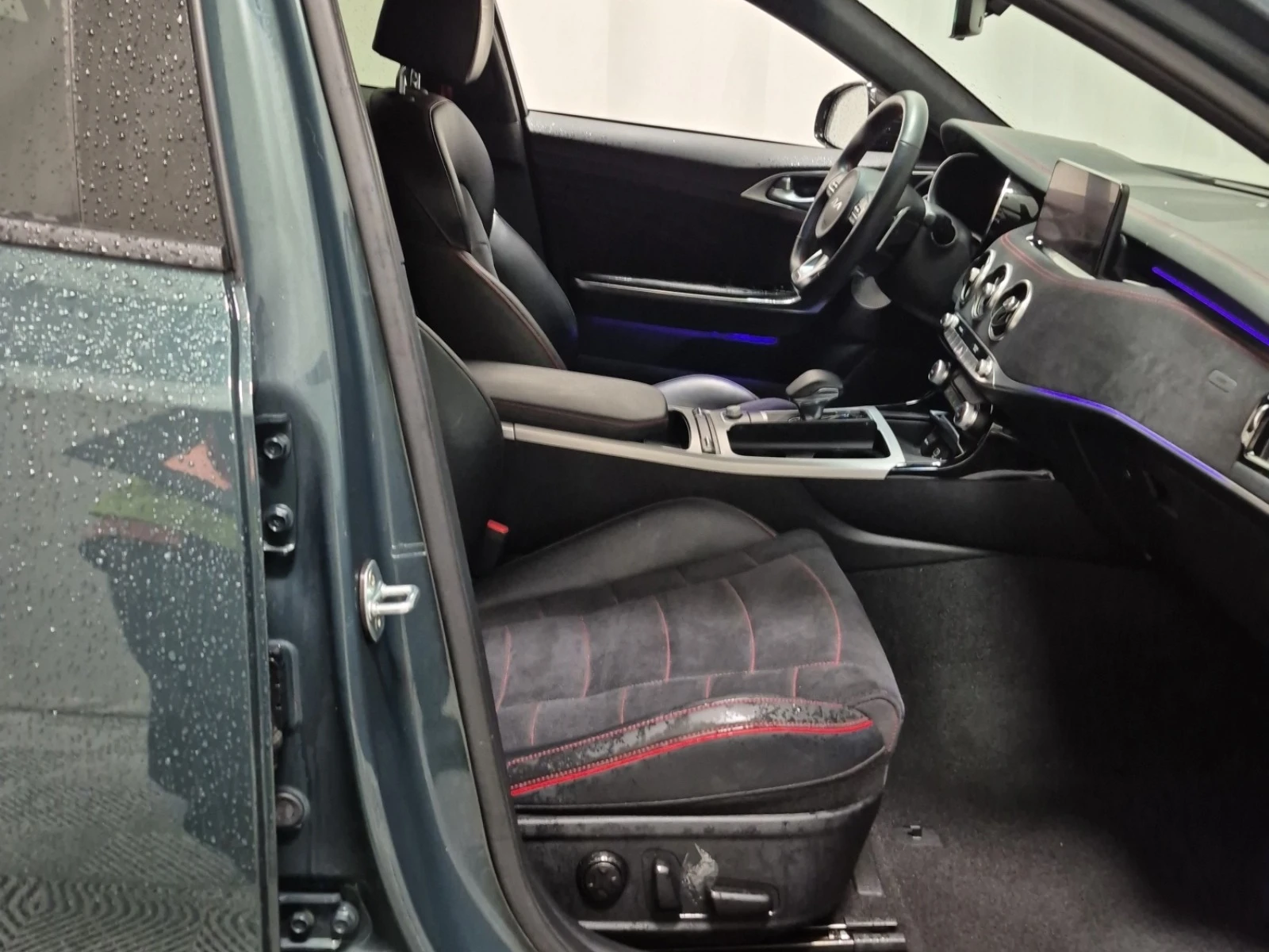 Kia Stinger * GT LIMITED* Автокредит* Пълна сервизна история* , снимка 12 - Автомобили и джипове - 53736114