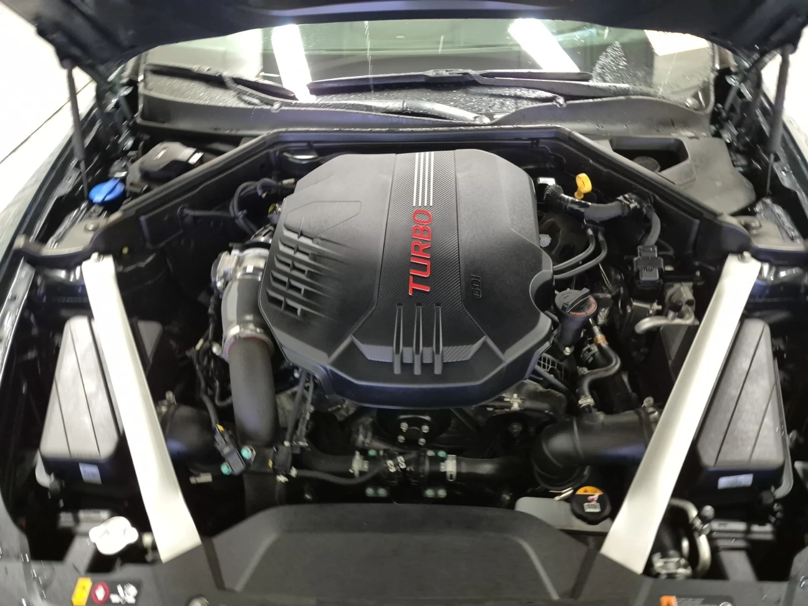 Kia Stinger * GT LIMITED* Автокредит* Пълна сервизна история* , снимка 16 - Автомобили и джипове - 53736114