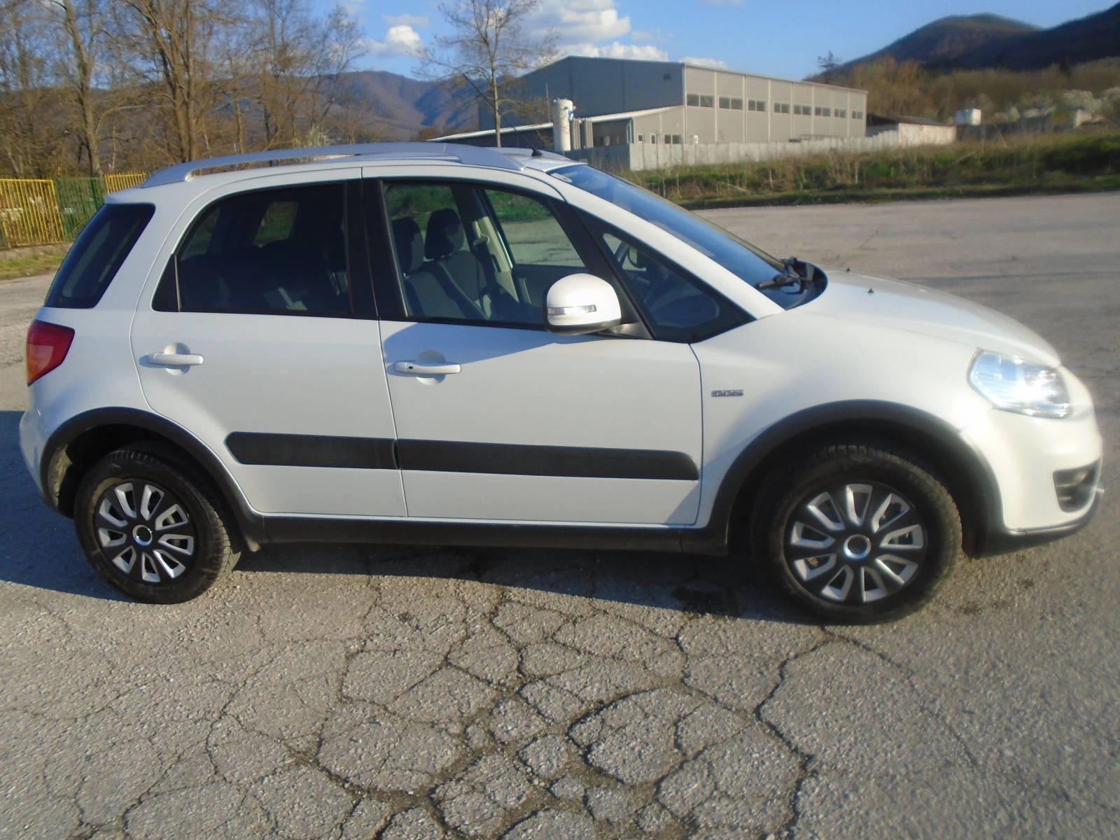 Suzuki SX4, снимка 3 - Автомобили и джипове - 54100437