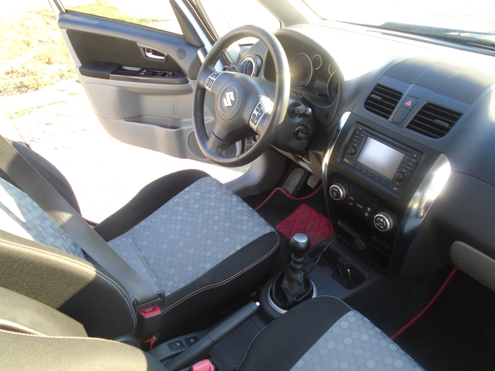 Suzuki SX4, снимка 12 - Автомобили и джипове - 54100437