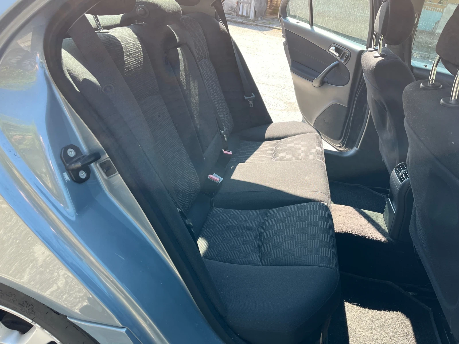 Mercedes-Benz C 220, снимка 7 - Автомобили и джипове - 54297716