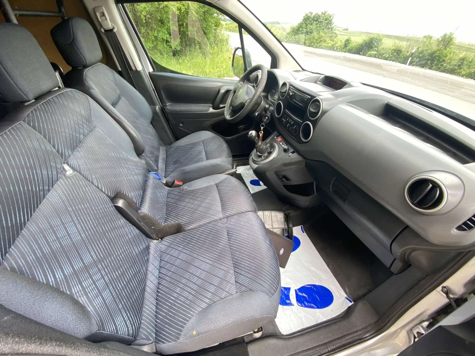 Peugeot Partner 1.6 HDI/КЛИМА/, снимка 10 - Автомобили и джипове - 54644303